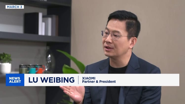 Xiaomi plans yearly smartphone chip release, AI assistant for overseas