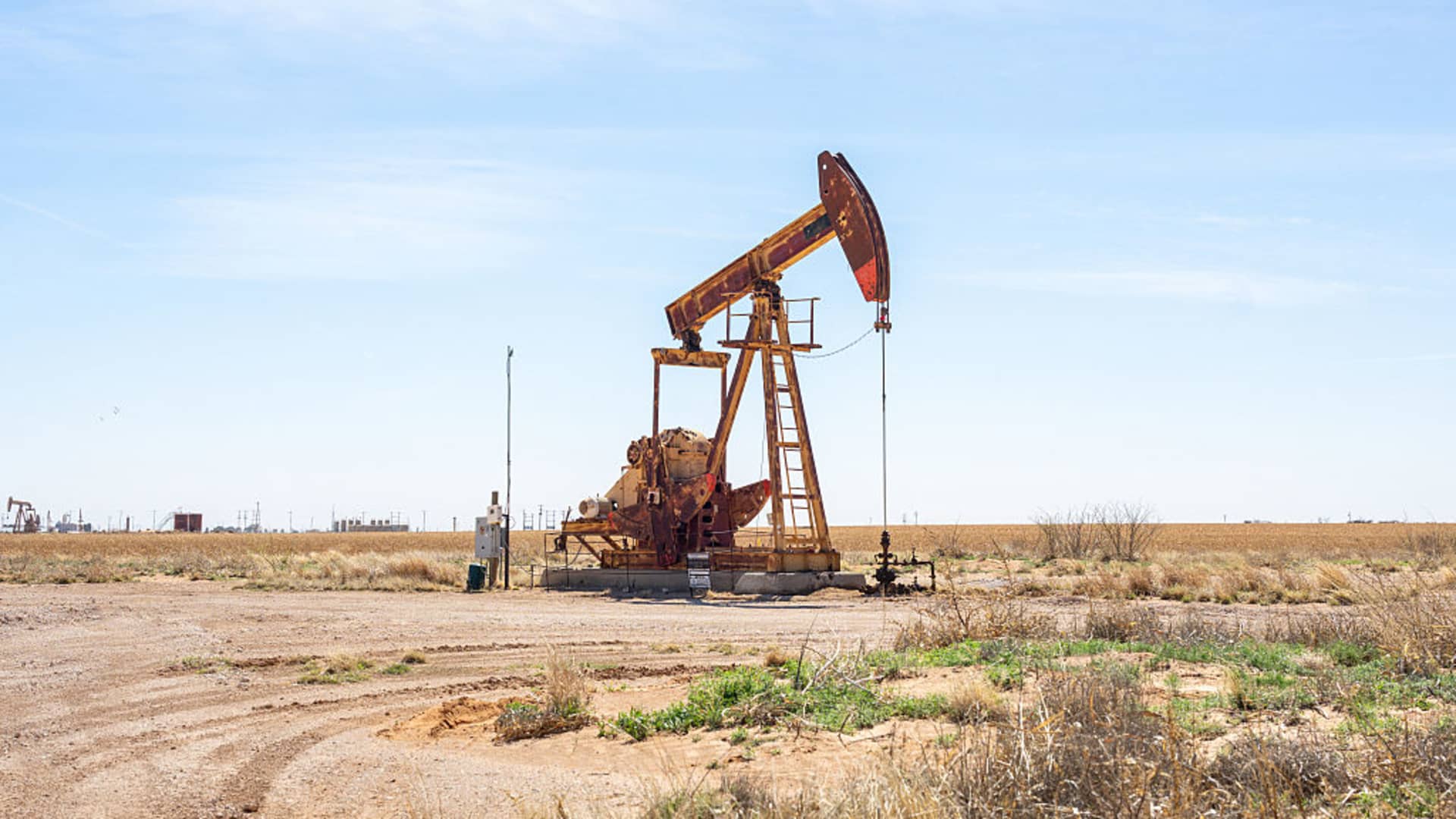 Oil brent WTI: U.S. inventories, UAE attack