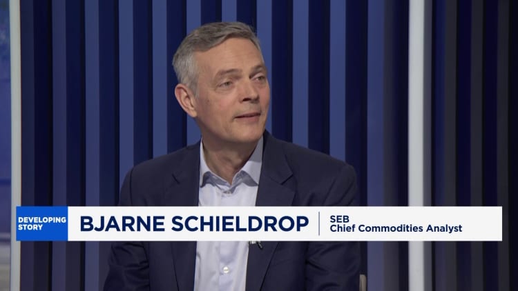 Middle East risks weigh on bonds