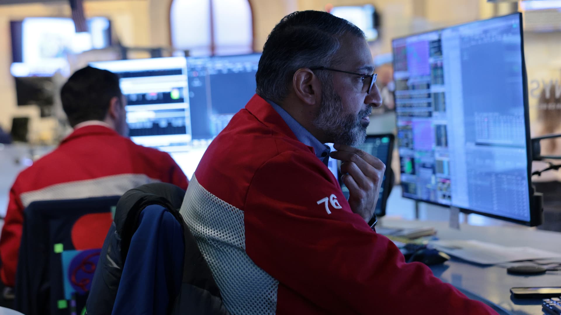 Treasury yields slide as traders pare bets on Fed rate cuts