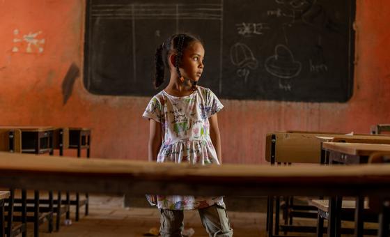 World News in Brief: 273 million out of school, deadly attacks on Ukraine, migratory species in danger