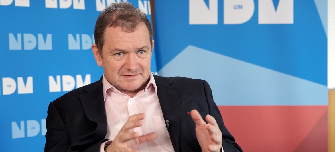 Sea mines clearance: A new dimension of difficulty