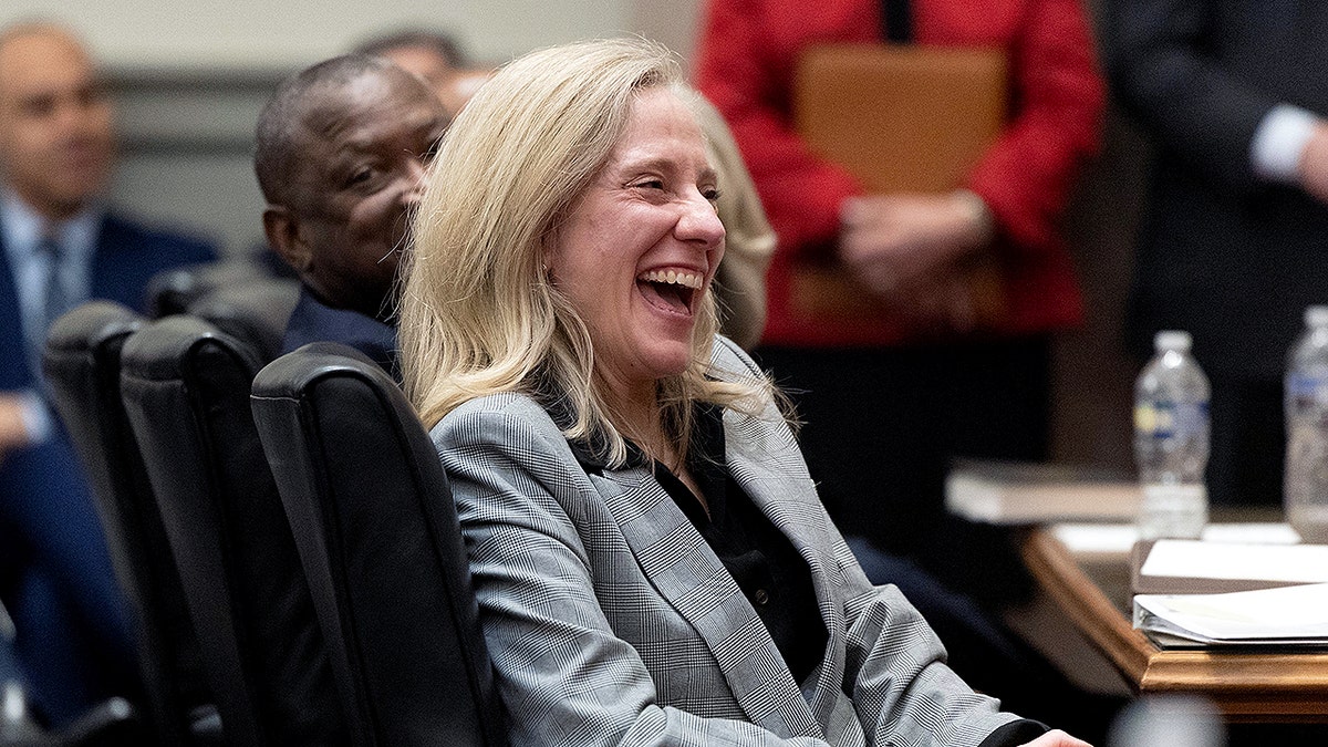 Virginia Gov. Spanberger restricts ICE cooperation amid federal pushback