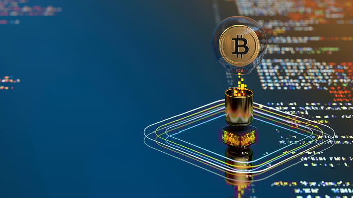 Better Cryptocurrency to Buy Now With ,000 And Hold For 3 Years: XRP vs. Bitcoin