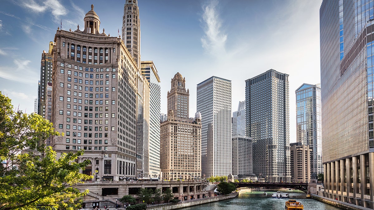 Chicago raises hotel tourist tax to 19% to boost tourism marketing funds