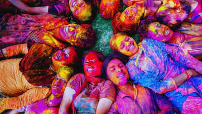 5 effective ways to remove Holi colours from your stained clothes; number 2 works the best