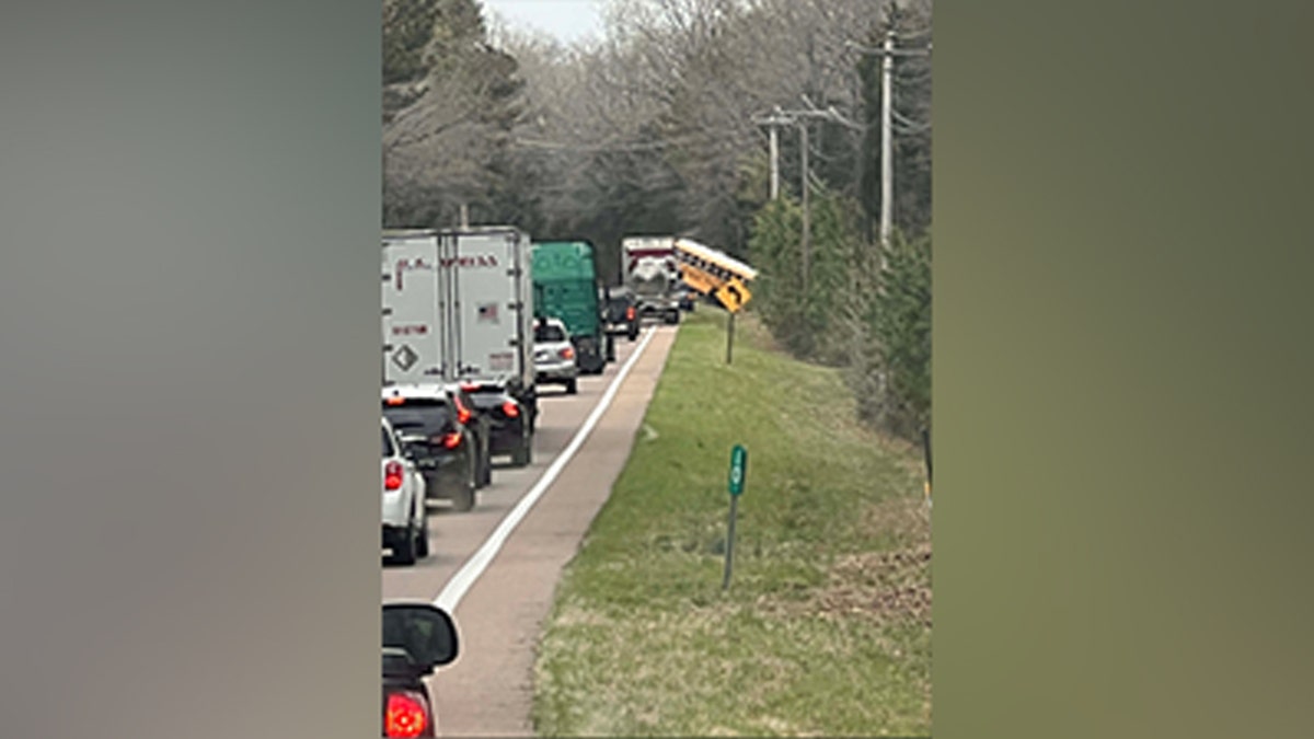 At least 2 students killed, several injured in West Tennessee school bus crash