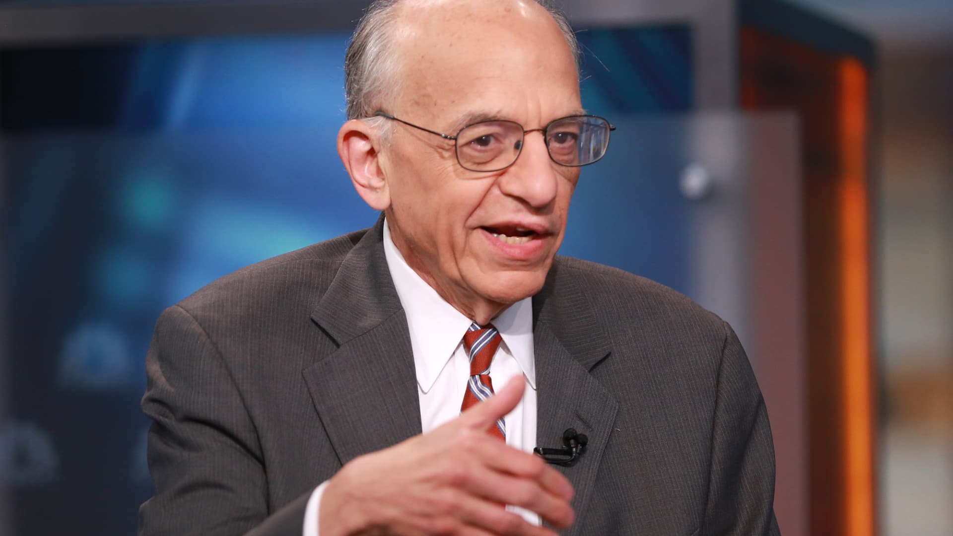 The economy can expand so long as gas doesn’t go much above  a gallon, Jeremy Siegel says