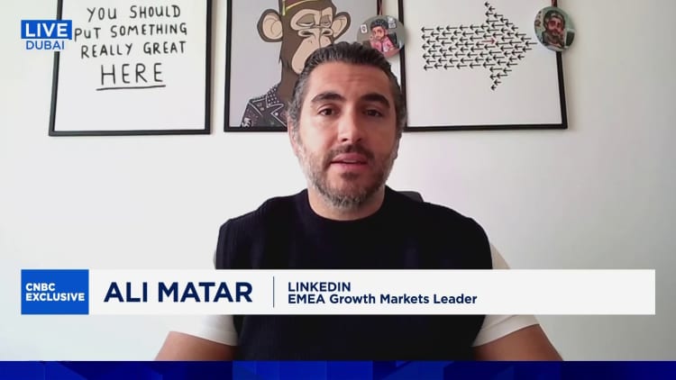 Microsoft’s LinkedIn makes executive Dan Shapero its new CEO