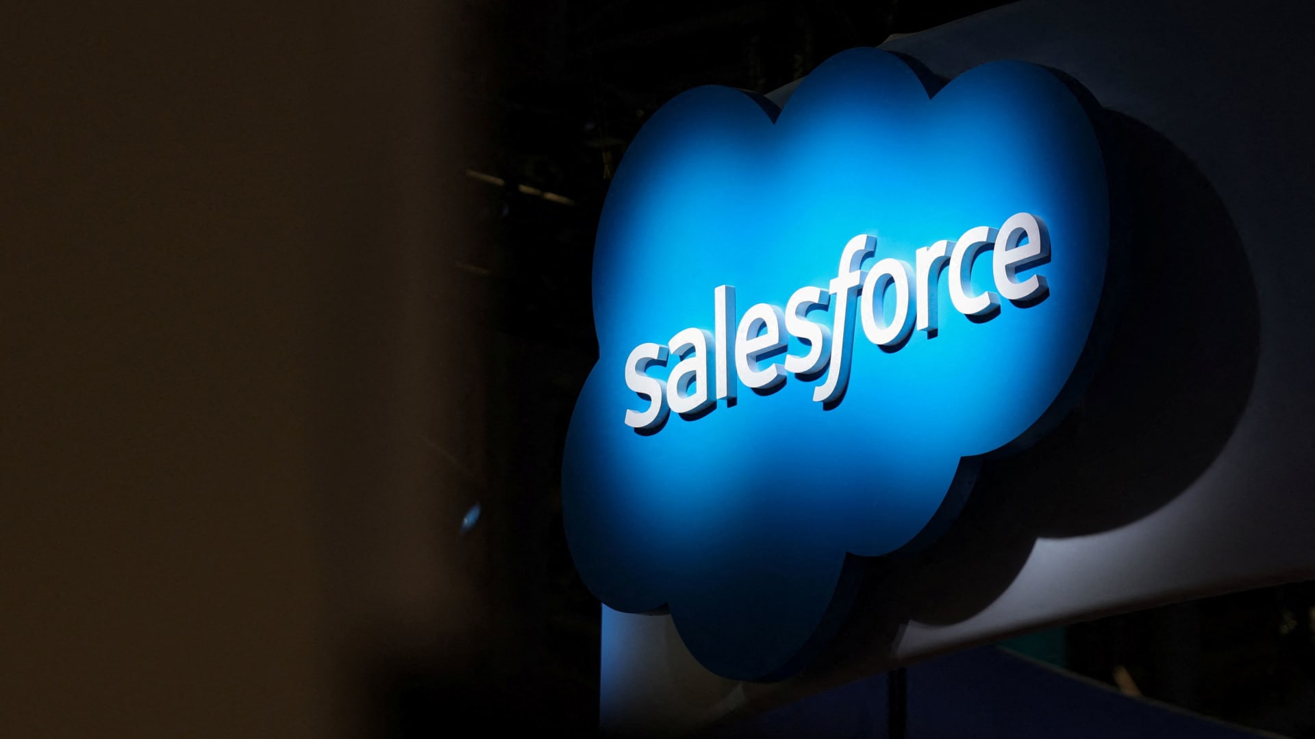 Salesforce won’t be discarded in the AI boom, but what companies want is changing