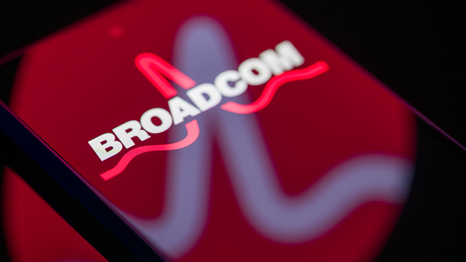 Broadcom shares climb as chipmaker agrees Google and Anthropic deals