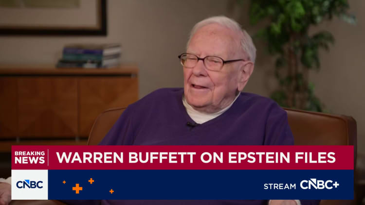 Warren Buffett says he hasn’t talked to Bill Gates