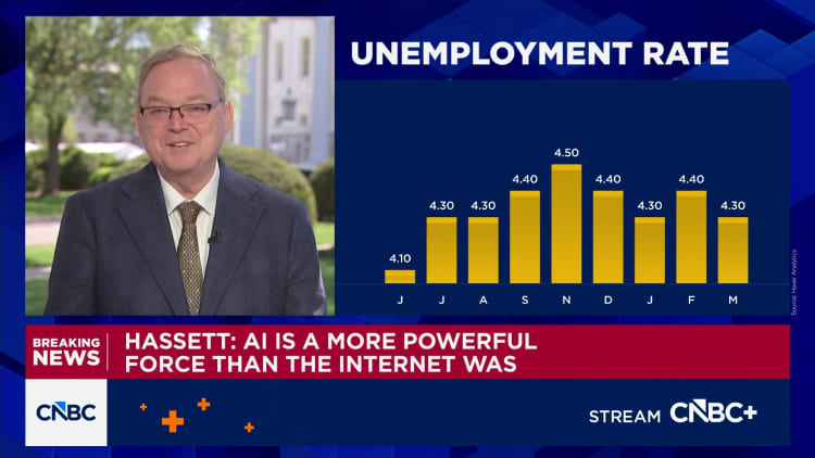 Hormuz strait oil traffic down after ceasefire; Hassett cheers even one tanker