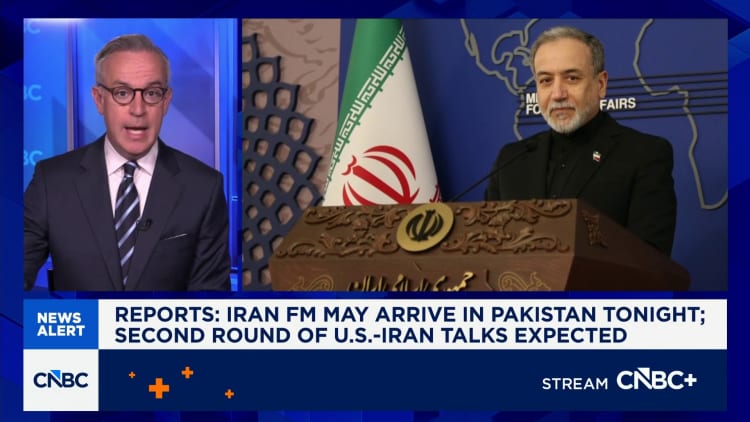 Iran diplomat Araghchi to Pakistan to discuss peace talk plans: MS NOW