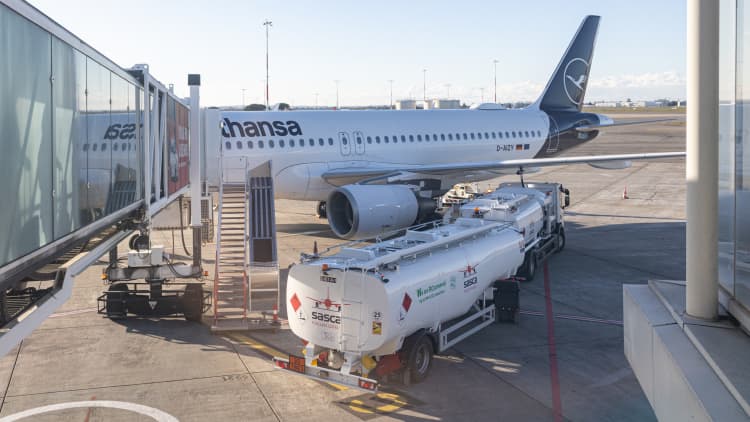 What a looming jet fuel shortage could mean for summer travel