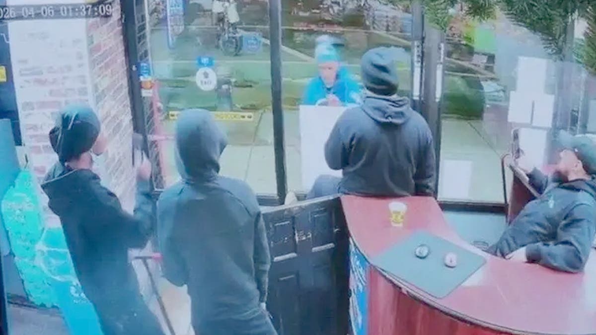 NYPD shoots man wielding 13-inch knife outside East Harlem grocery store