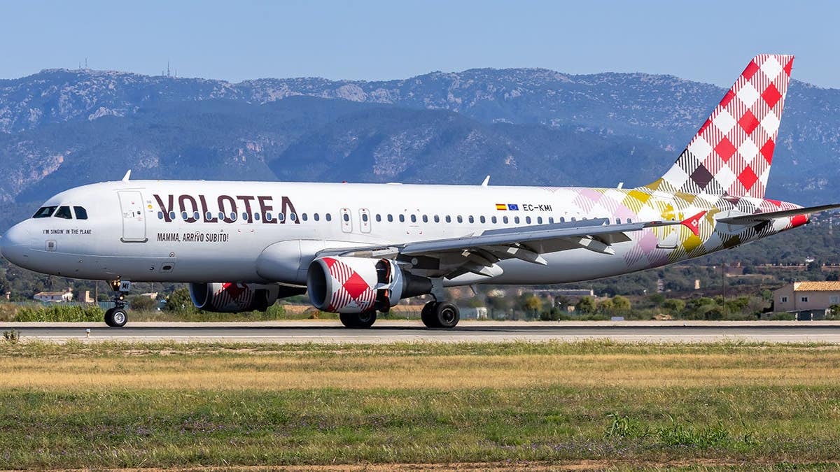 Travelers angered by Volotea airline with surprise post-purchase surcharge fee