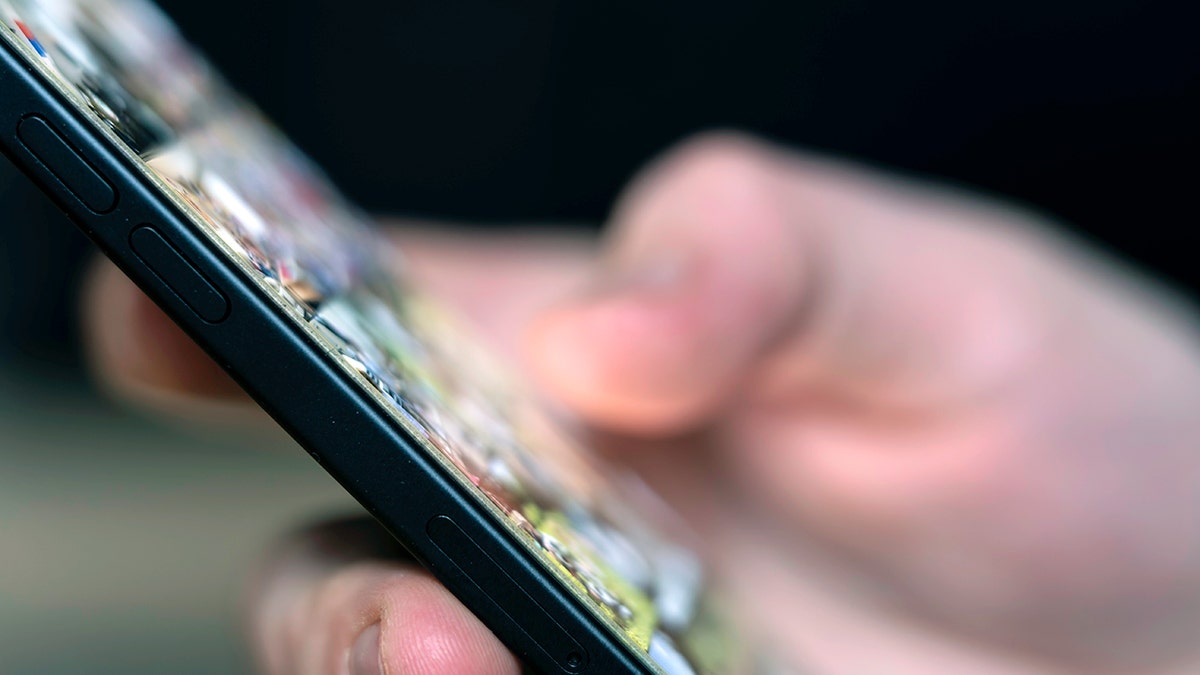 iPhone and Samsung flashlight hidden features most people don’t know