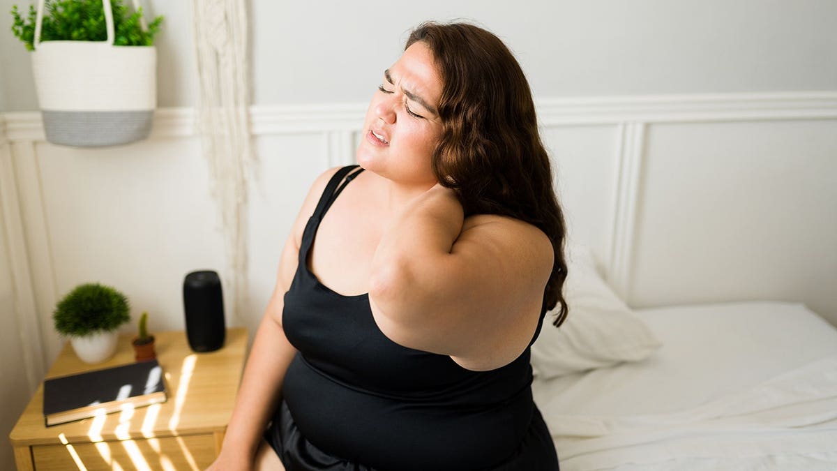 ‘Buffalo hump’ behind neck may signal serious health issues, experts warn