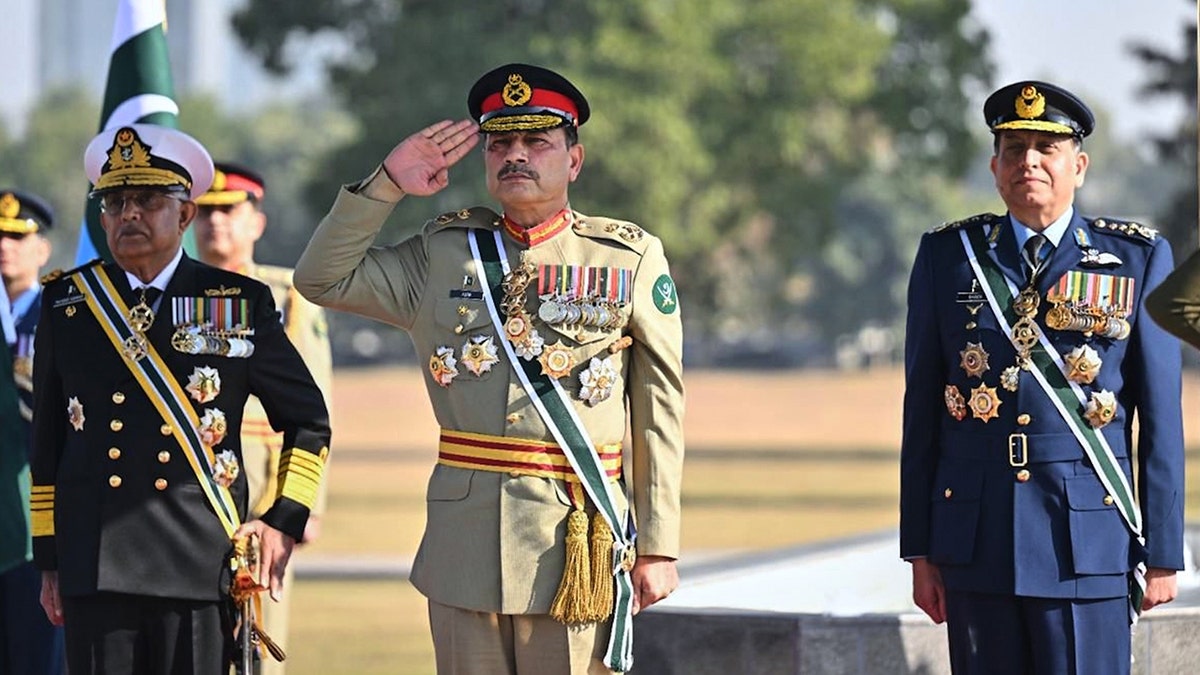 Trump praises Pakistan’s field marshal Munir as key bridge to Iran talks