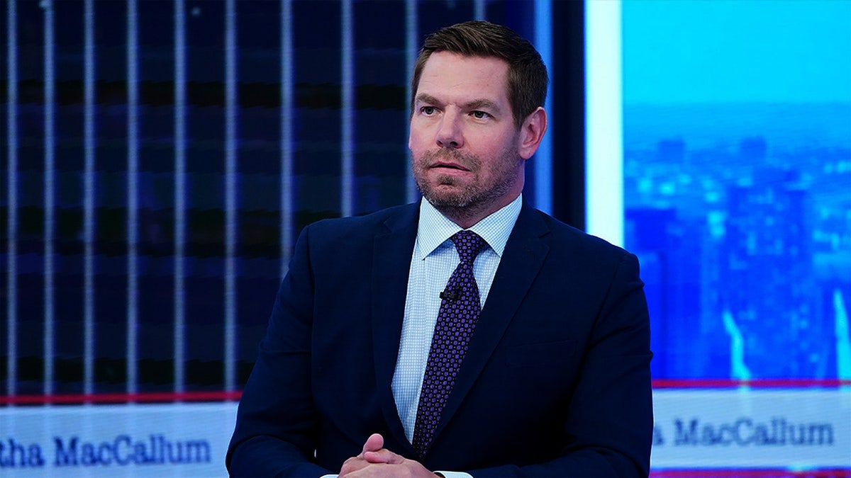 Swalwell halts governor bid as pressure builds over mounting allegations