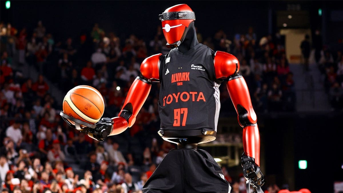 Toyota’s CUE7 robot uses AI to shoot free throws at a live basketball game