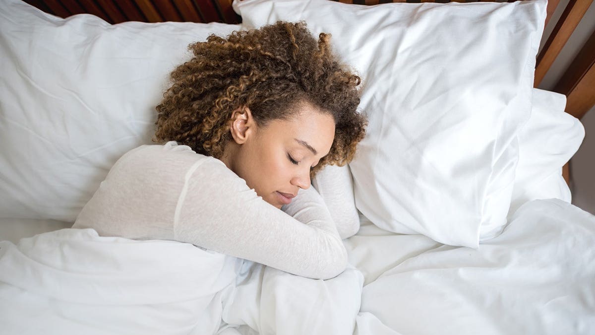 Sleep posture and pillow use may affect eye health and glaucoma risk